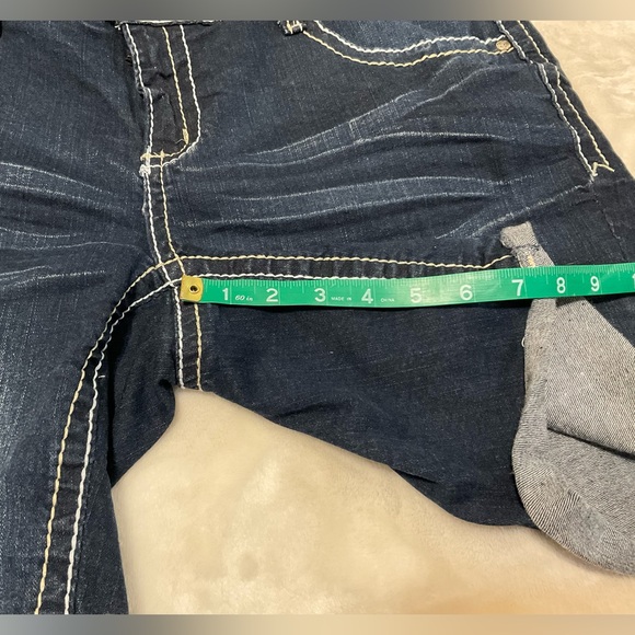 ✨3/$20✨ Maurices Dark Indigo Bermuda Cuffed Jean Shorts size 16 - Picture 6 of 6